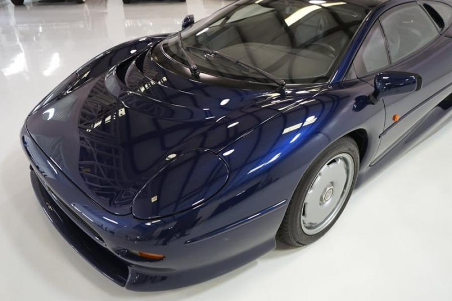 Детали экстерьера Jaguar XJ220 1994 года  (фото 24 из 55)